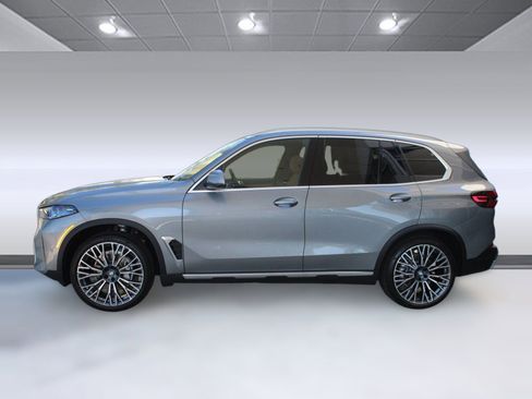 New 2026 BMW X5 sDrive40i RWD image 2