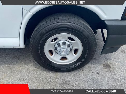 Used 2018 Chevrolet Express 2500 Extended RWD image 25