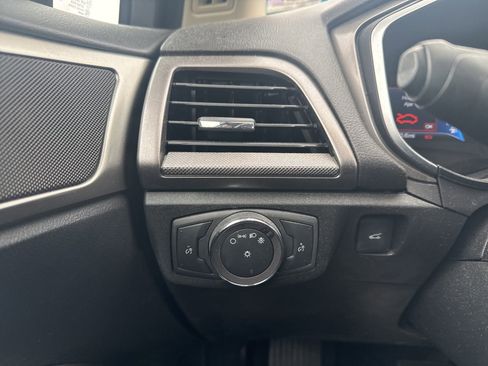 Used 2019 Ford Fusion SE image 23