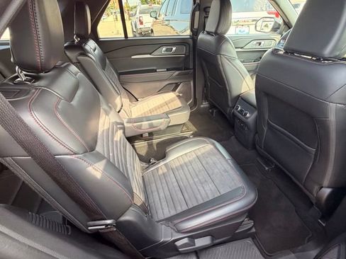 Used 2025 Ford Explorer ST-Line AWD/4WD image 22