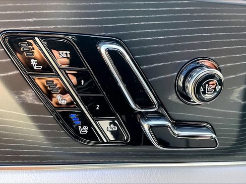 New 2026 Cadillac Lyriq Premium Luxury w/ LPO, Floor Liner Package AWD/4WD image 20