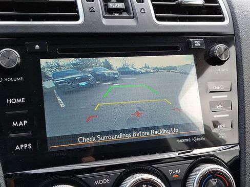 Used 2017 Subaru Forester 2.5i Touring AWD/4WD image 19