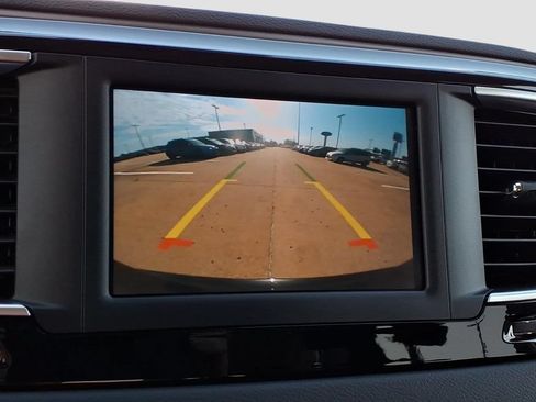 Used 2023 Chrysler Voyager LX FWD image 14