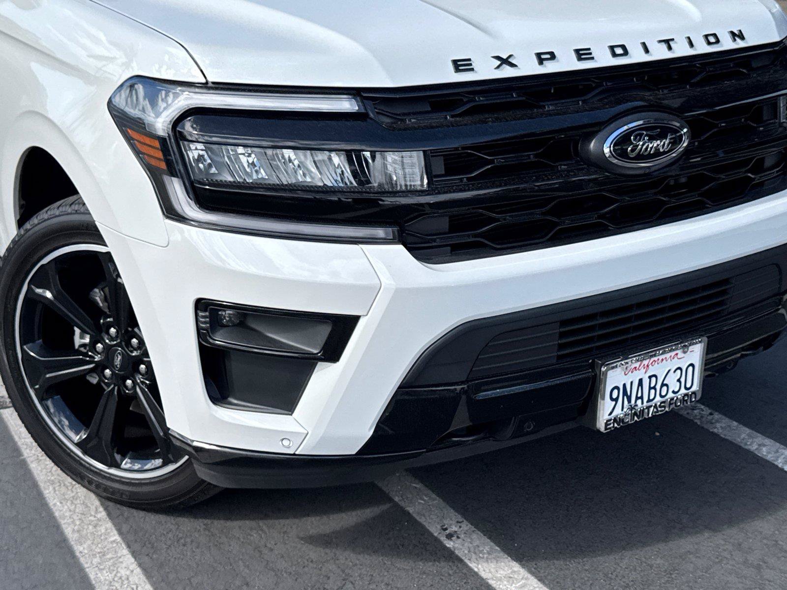 Certified 2024 Ford Expedition Limited AWD/4WD image 3