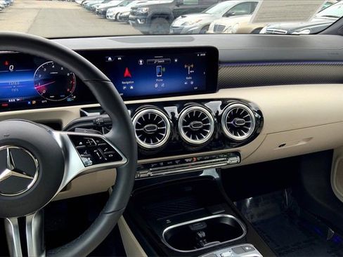 Used 2025 Mercedes-Benz CLA 250 4MATIC image 5