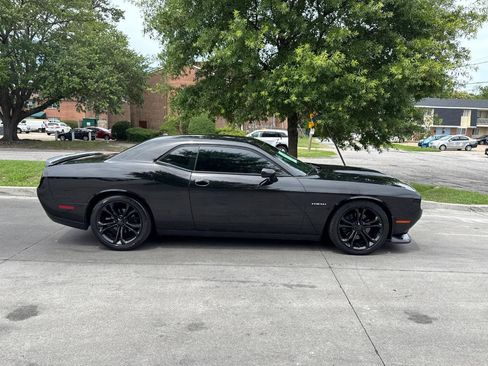 Used 2020 Dodge Challenger R/T RWD image 3