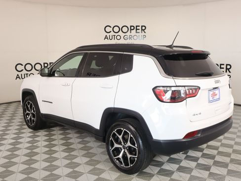 Used 2025 Jeep Compass Limited AWD/4WD image 22
