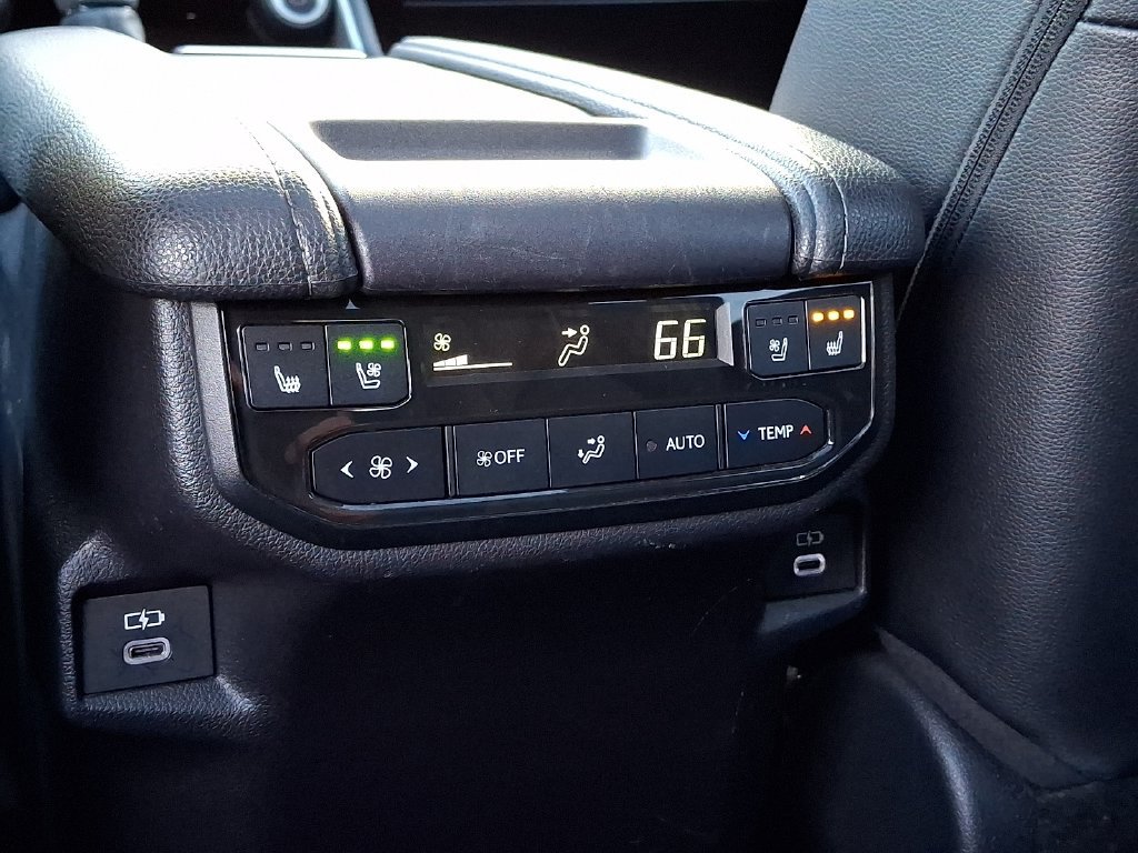 Used 2024 Toyota Grand Highlander AWD image 12