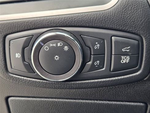 Used 2019 Ford Edge SEL w/ Equipment Group 201A FWD image 20