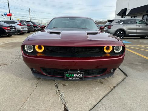 Used 2019 Dodge Challenger SXT w/ Plus Package image 4