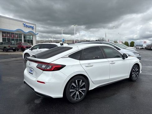 Used 2024 Honda Civic EX-L image 3