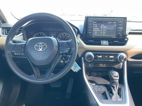 Used 2021 Toyota RAV4 LE FWD image 14