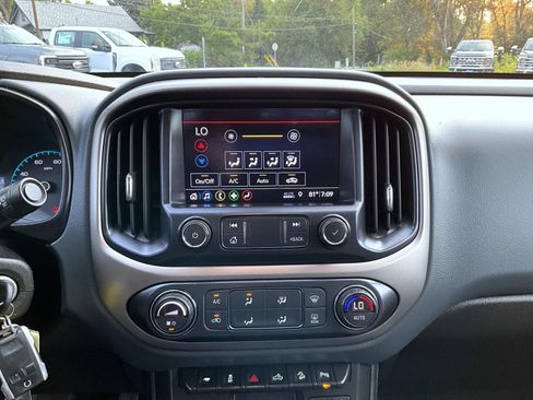Used 2020 Chevrolet Colorado Z71 AWD/4WD image 14
