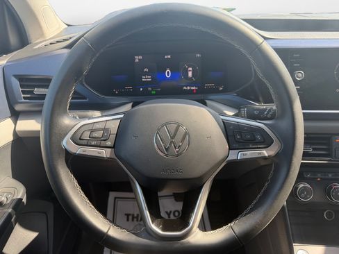 Used 2022 Volkswagen Taos SE FWD image 10