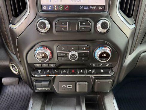 Used 2020 GMC Sierra 3500 AT4 w/ AT4 Premium Package AWD/4WD image 25