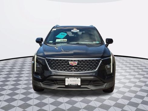 Certified 2024 Cadillac XT4 Luxury w/ Cold Weather Package AWD/4WD image 3
