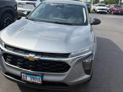 Used 2024 Chevrolet Trax LS FWD image 7