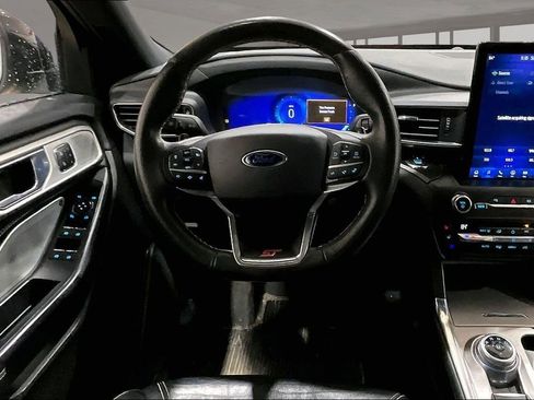 Used 2020 Ford Explorer ST w/ ST Street Pack image 5