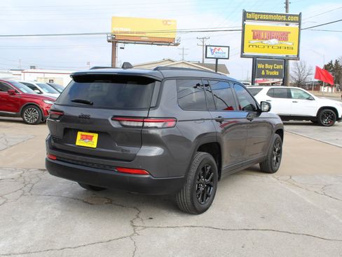 Used 2024 Jeep Grand Cherokee L Laredo image 5