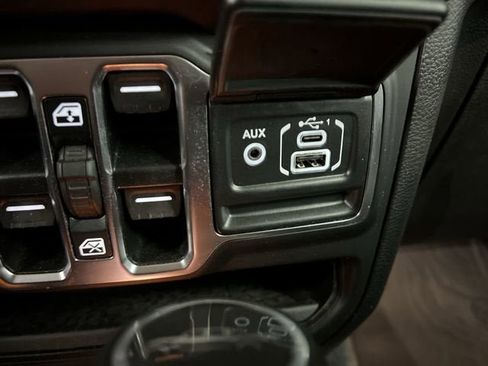 Used 2021 Jeep Gladiator Sport AWD/4WD image 34