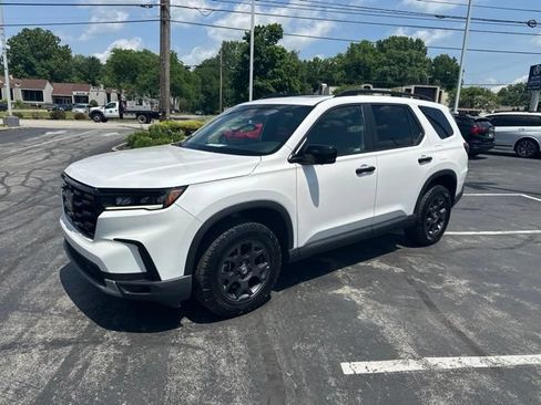Used 2025 Honda Pilot TrailSport image 1
