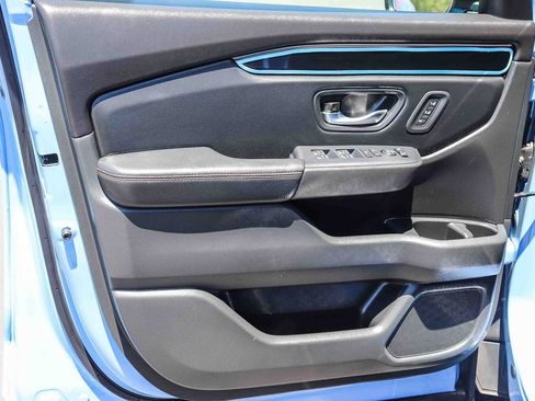 Used 2025 Honda Pilot TrailSport image 28