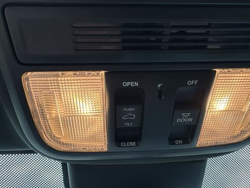 Used 2025 Honda Odyssey Sport-L image 24