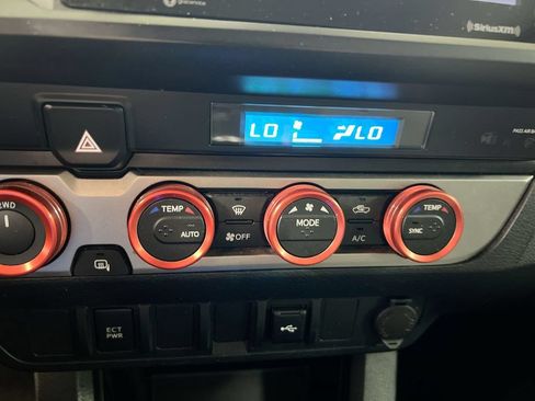 Used 2022 Toyota Tacoma SR AWD/4WD image 16
