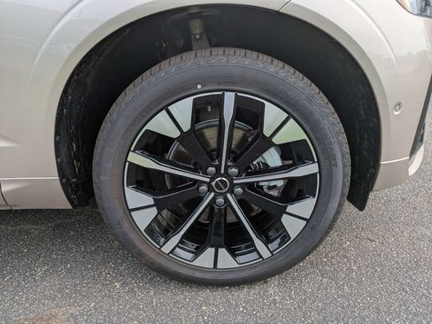 Certified 2026 Volvo XC60 B5 Plus w/ Protection Package Premier AWD/4WD image 11