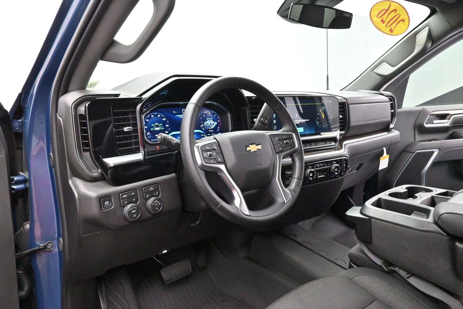 Used 2026 Chevrolet Silverado 2500 LT AWD/4WD image 16