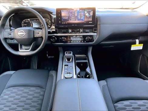 New 2026 Nissan Pathfinder SV image 5