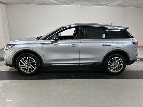 Used 2022 Lincoln Corsair Standard w/ Equipment Group 101A image 6