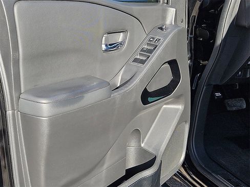 Used 2023 Nissan Frontier SV w/ Midnight Edition Package image 19