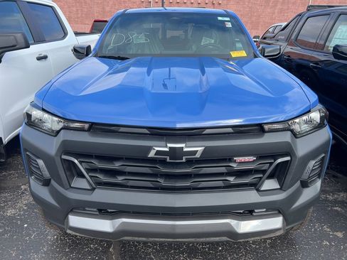 New 2026 Chevrolet Colorado Trail Boss w/ Midnight Edition AWD/4WD image 2