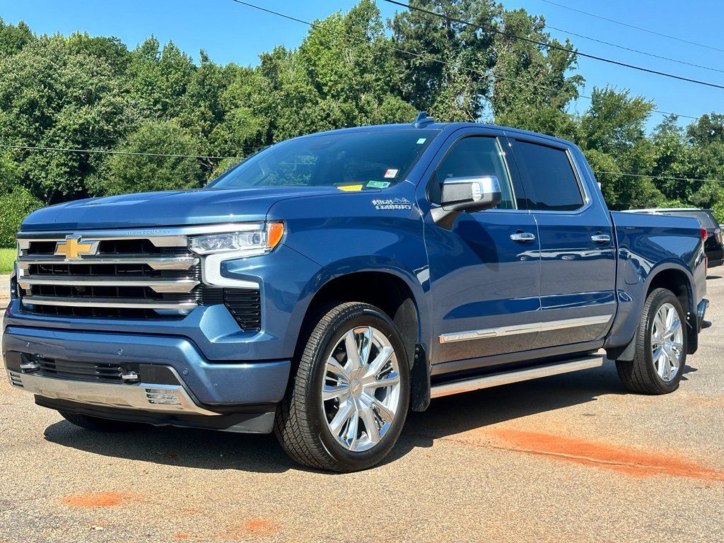 Used 2024 Chevrolet Silverado 1500 High Country w/ High Country Premium Package AWD/4WD image 5