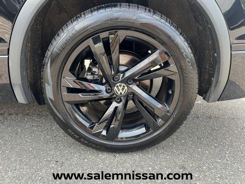 Used 2024 Volkswagen Tiguan SE R-Line AWD/4WD image 31