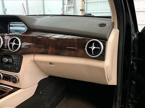 Used 2015 Mercedes-Benz GLK 350 4MATIC image 16