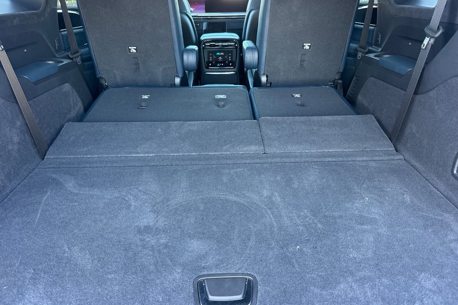 Used 2025 Cadillac Escalade IQ Sport 2 w/ LPO, ONYX Package AWD/4WD image 17