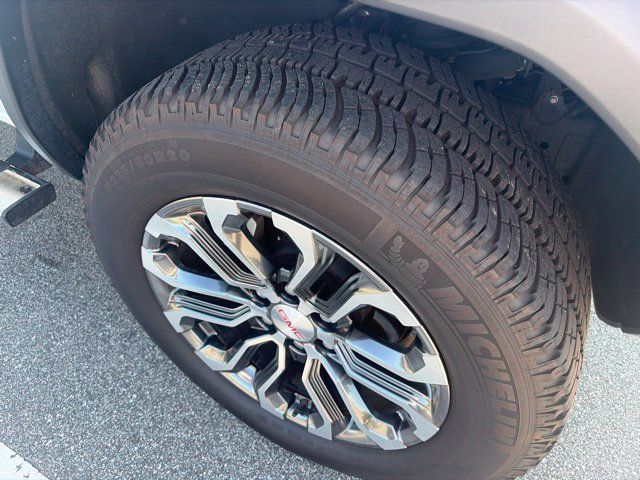 Used 2023 GMC Canyon Denali AWD/4WD image 5