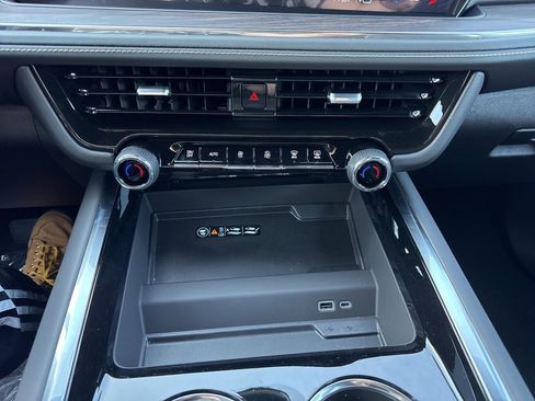 Used 2025 Chevrolet Suburban Premier w/ Sun And Tow Package image 25