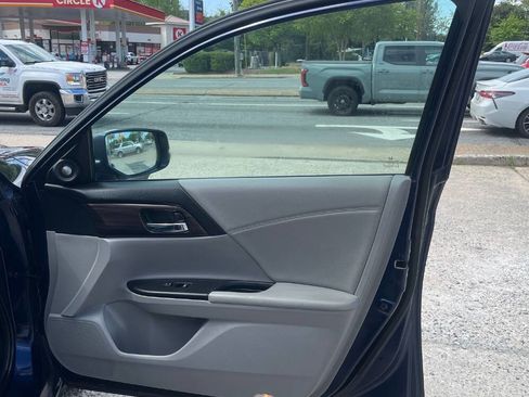 Used 2016 Honda Accord EX-L image 16