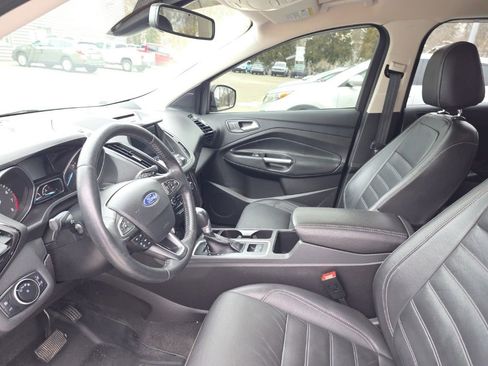 Used 2017 Ford Escape Titanium image 10