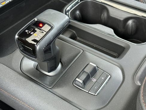 Used 2025 GMC Sierra 1500 AT4 image 21