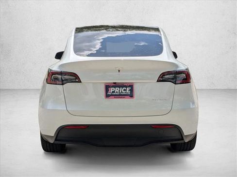 Used 2025 Tesla Model Y Long Range AWD/4WD image 7