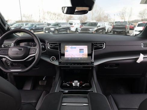 New 2025 Jeep Wagoneer Series II w/ Convenience Group I image 28