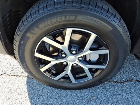 Used 2025 Jeep Grand Cherokee Limited w/ Trailer Tow Package image 13