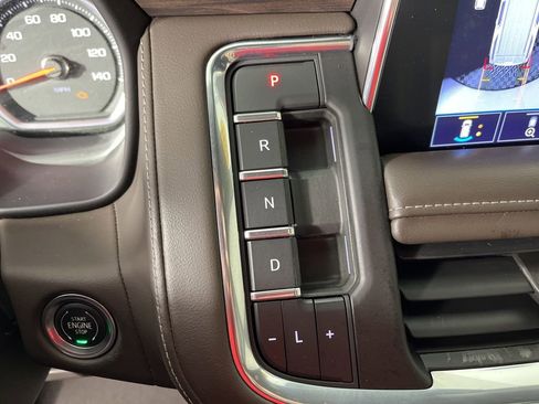 Used 2021 Chevrolet Tahoe Z71 w/ Z71 Off-Road Package image 34