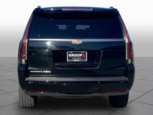 Used 2016 Cadillac Escalade Platinum AWD/4WD image 5