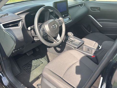 Used 2026 Toyota Corolla Cross LE FWD image 11