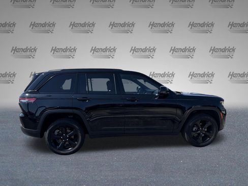 Used 2025 Jeep Grand Cherokee Limited w/ Black Appearance Package RWD image 10